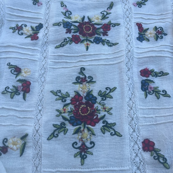 Rare**Free People boho embroidered Top! Super cute! - Picture 7 of 7